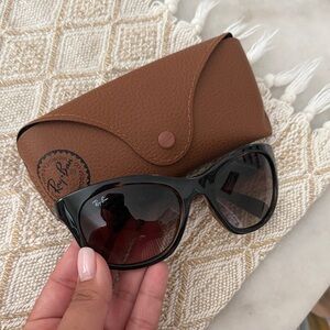 Ray-Ban Black Women's Sunglasses with Brown Case